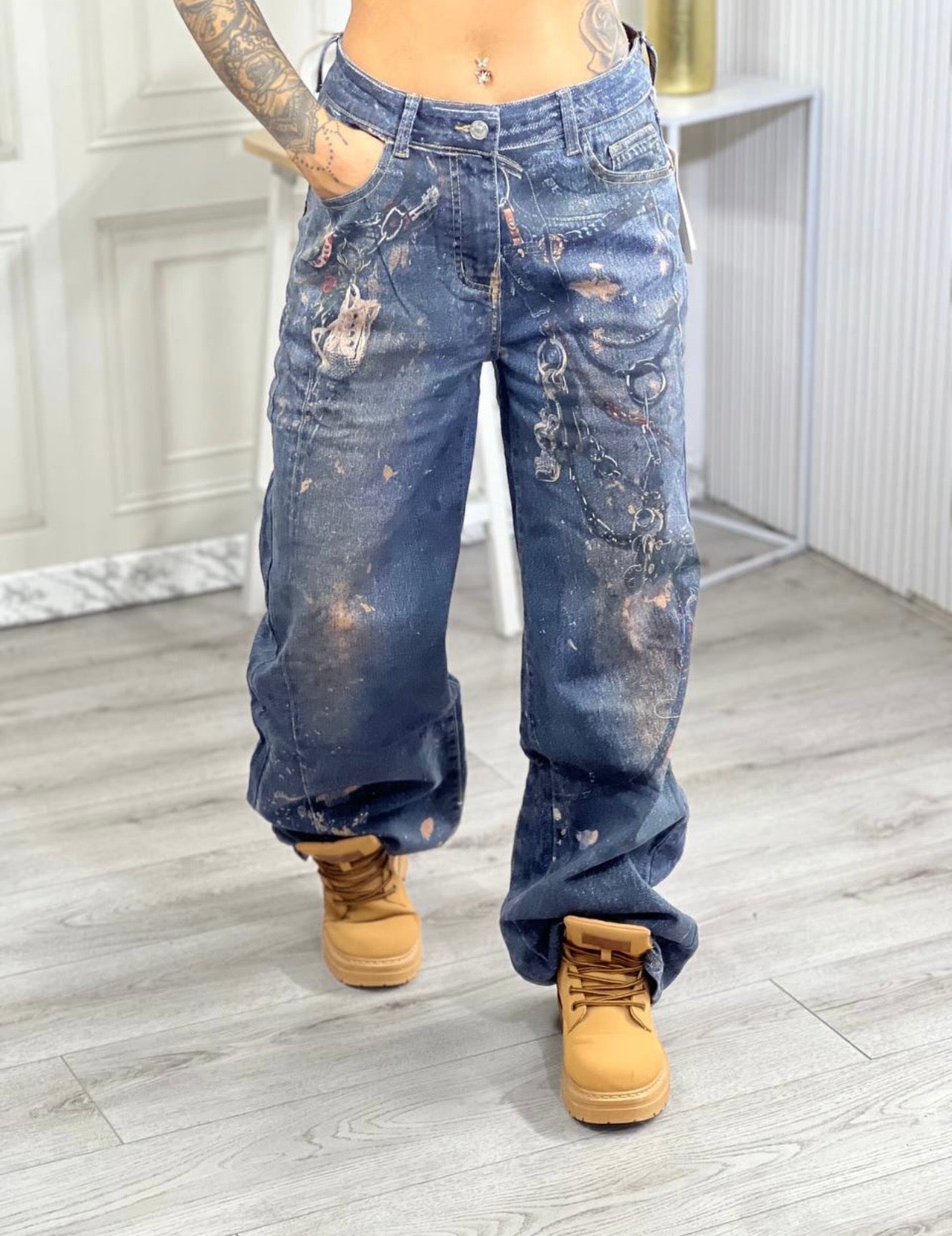 Jeans Cargo Effetto Destroy con Stampa e Catene